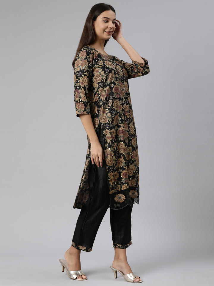 Neerus Black printed floral suit set - back view