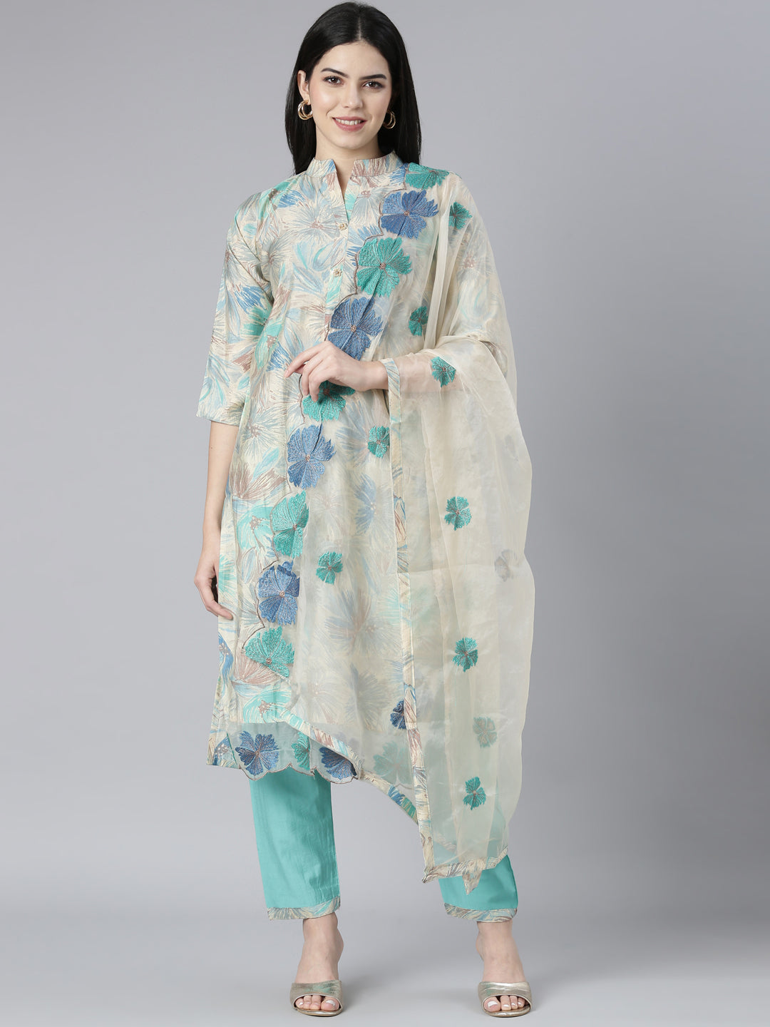 Neerus Green printed floral kurta set with trouser and dupatta - front view