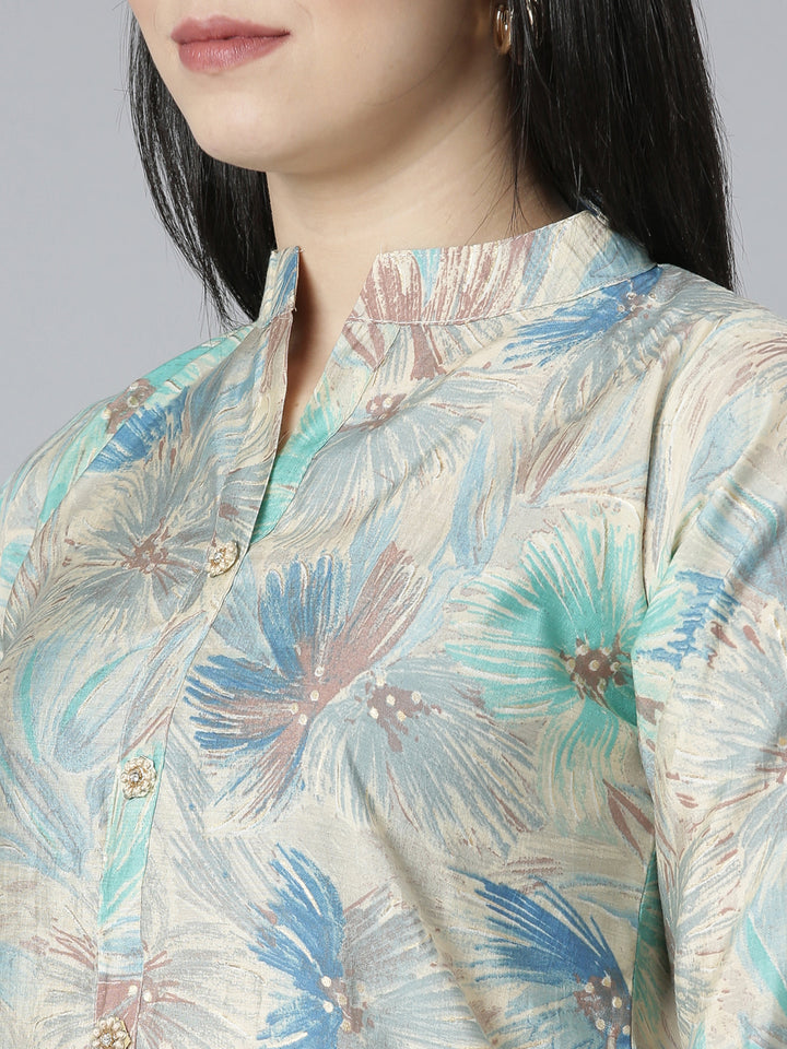 Neerus Green printed floral kurta set with trouser and dupatta - detail view 1