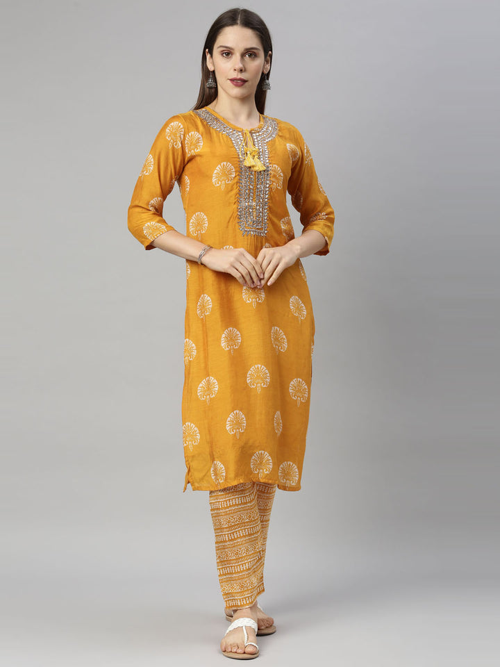 Neerus Yellow ethnic mirror work suit set - detail view 3