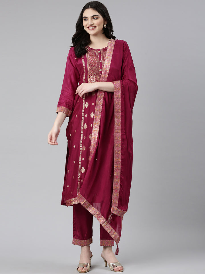 Neerus Maroon printed straight kurta set - detail view 2