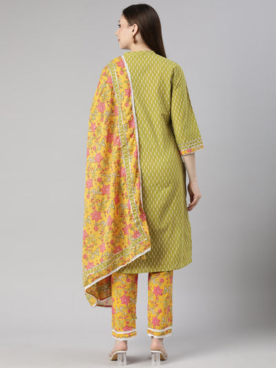 Neerus Green Regular Straight Chevron Kurta And  Trousers With Dupatta