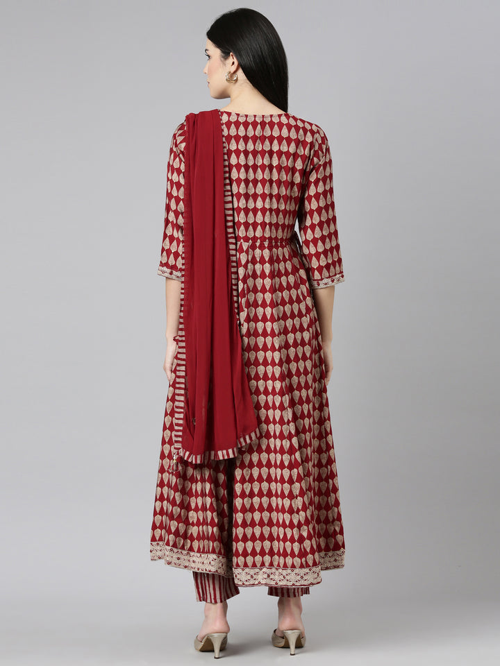 Neerus Maroon printed straight kurta set - side view