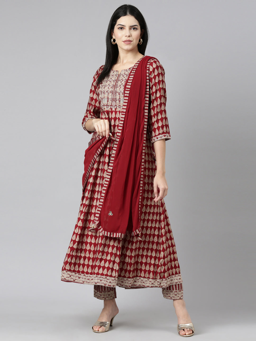 Neerus Maroon printed straight kurta set - detail view 2