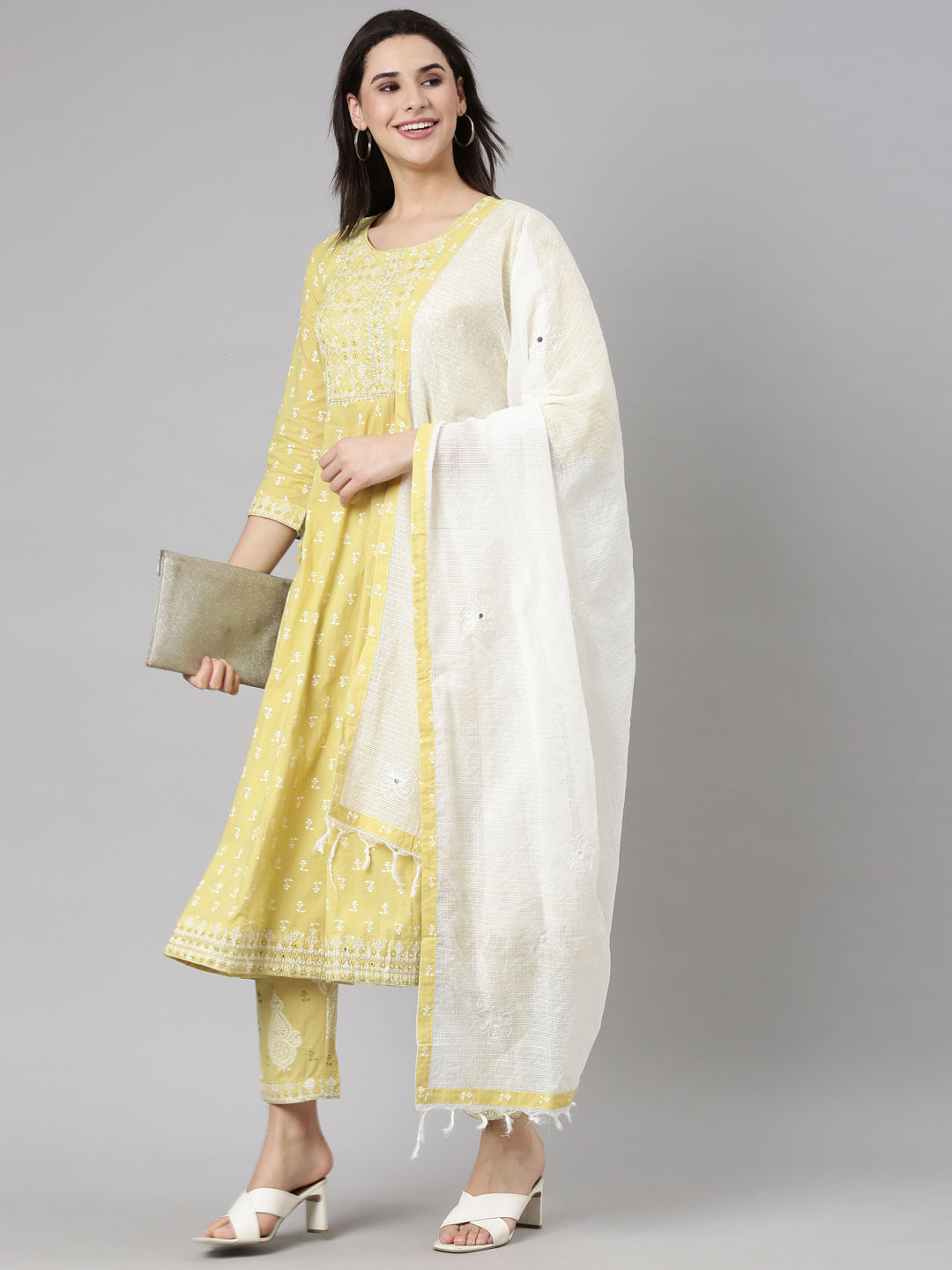 Neerus Green cotton printed suit set - detail view 2