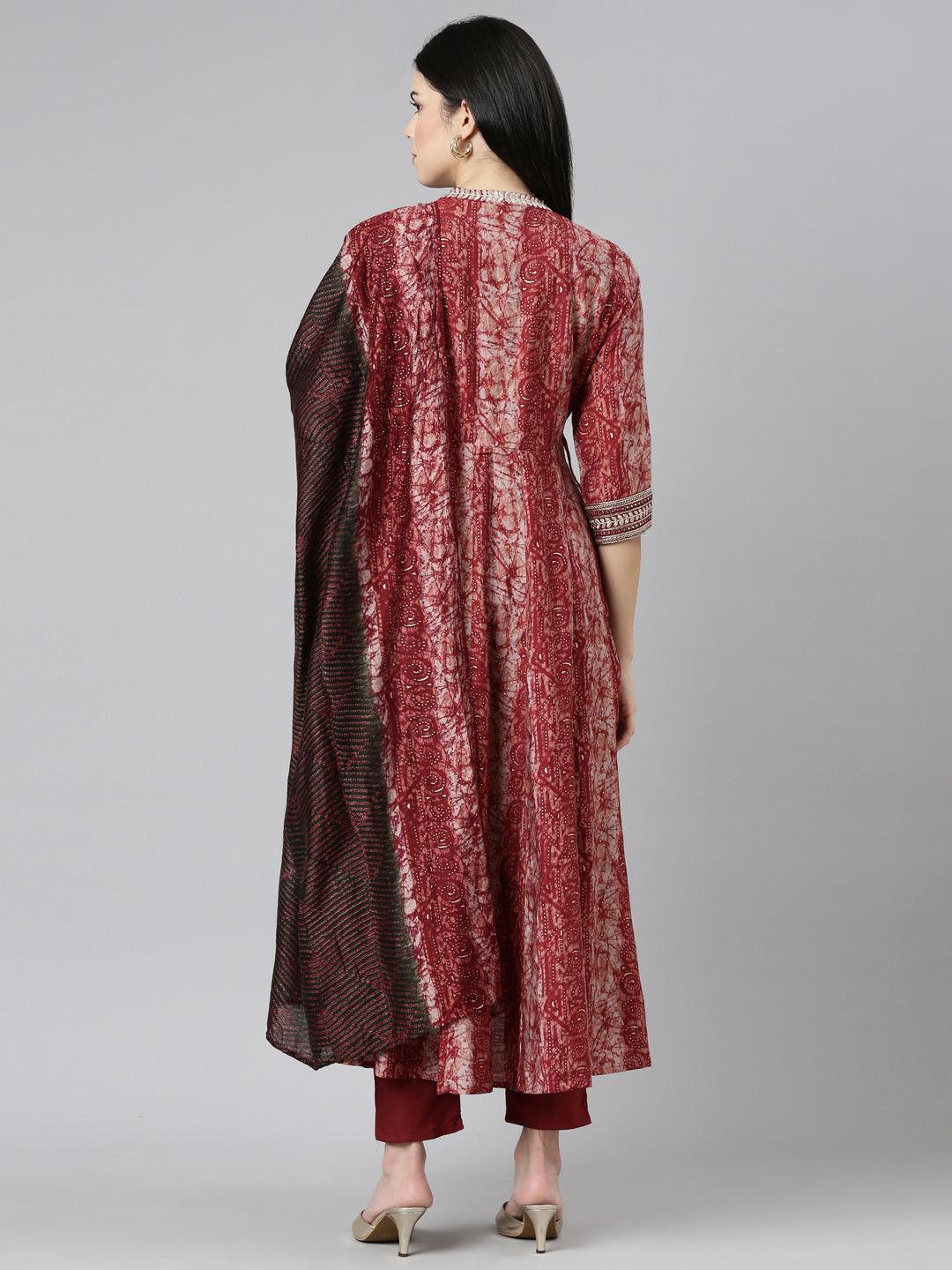Neerus Maroon printed straight kurta set - side view