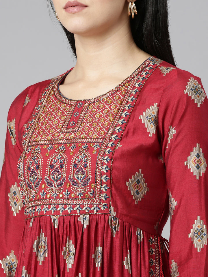 Neerus Maroon printed Nyra cut kurta set - detail view 1