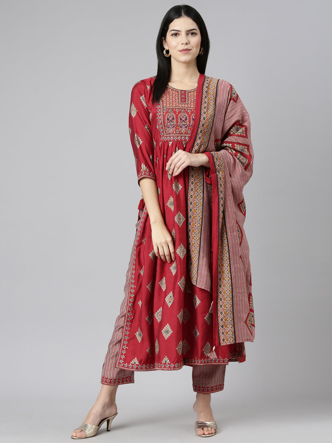 Neerus Maroon printed Nyra cut kurta set - detail view 2