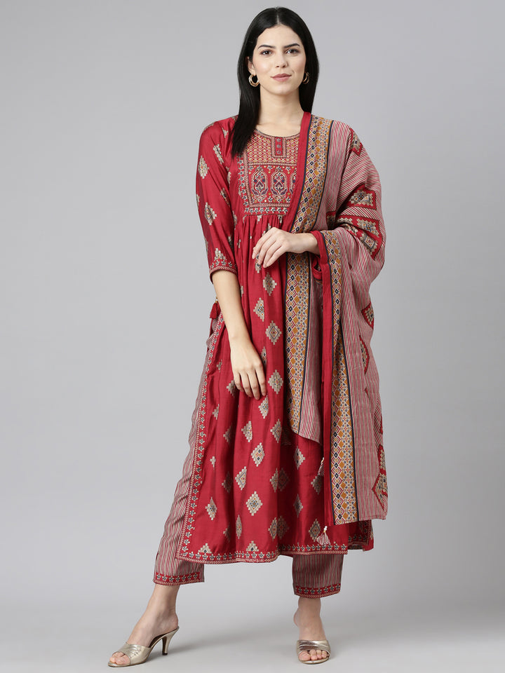 Neerus Maroon printed Nyra cut kurta set - detail view 2