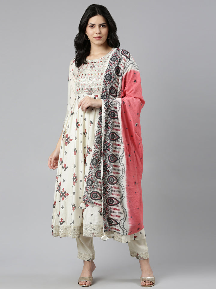 Neerus White printed straight kurta set with dupatta - detail view 2