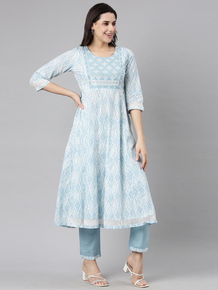 Neerus Blue printed chevron straight suit set - back view