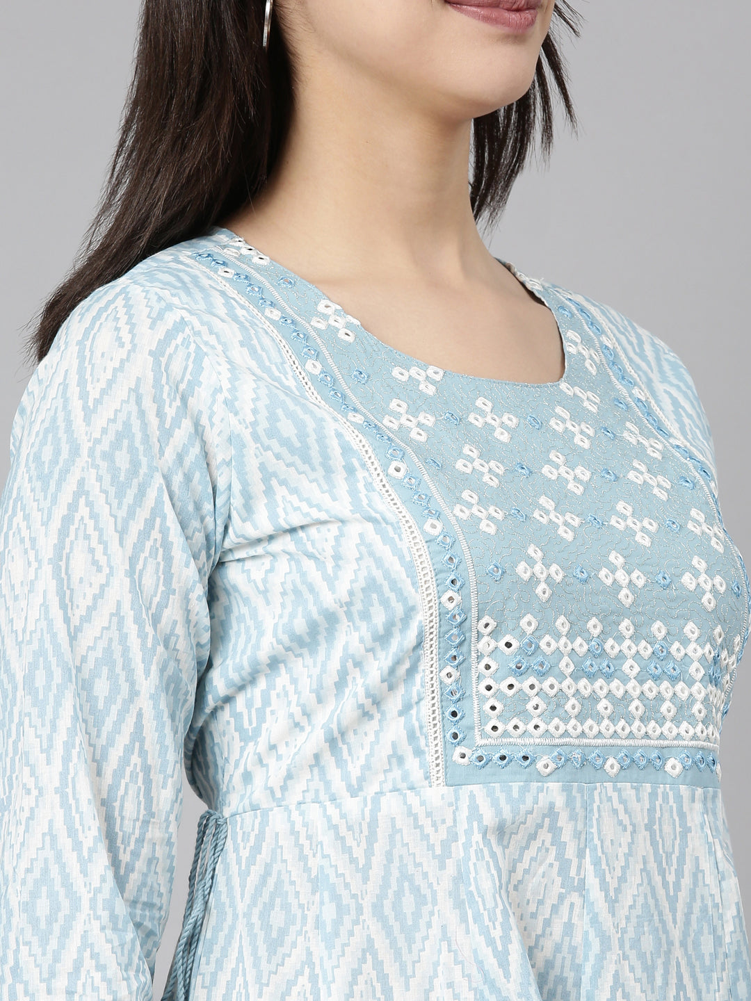 Neerus Blue printed chevron straight suit set - detail view 1
