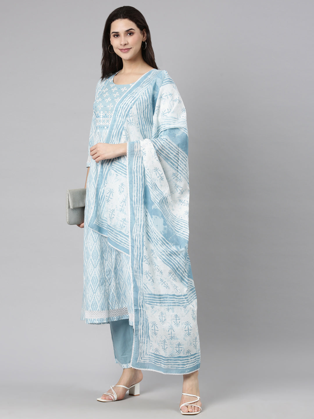 Neerus Blue printed chevron straight suit set - detail view 2