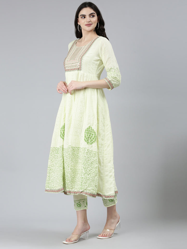 Neerus Green Regular Straight Floral Kurta Sets And Trousers With Dupatta