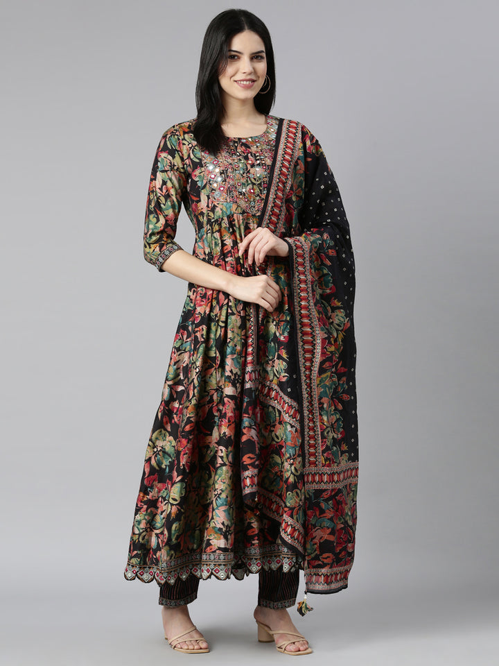 Neerus Black floral printed straight kurta set - detail view 2