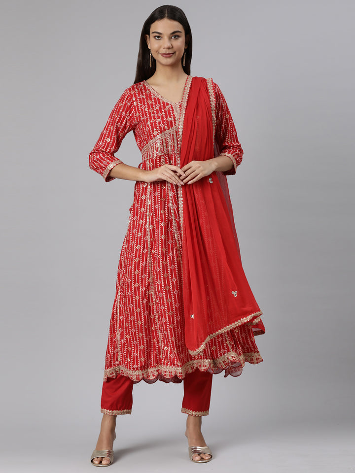 Neerus Red rayon printed suit set - front view