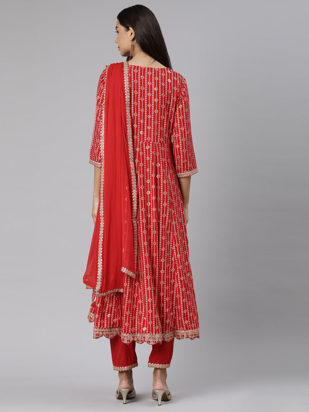Neerus Red rayon printed suit set - side view