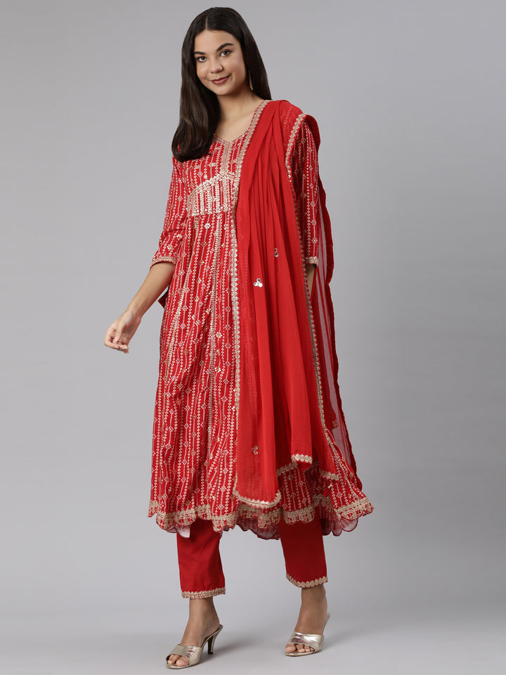 Neerus Red rayon printed suit set - detail view 2