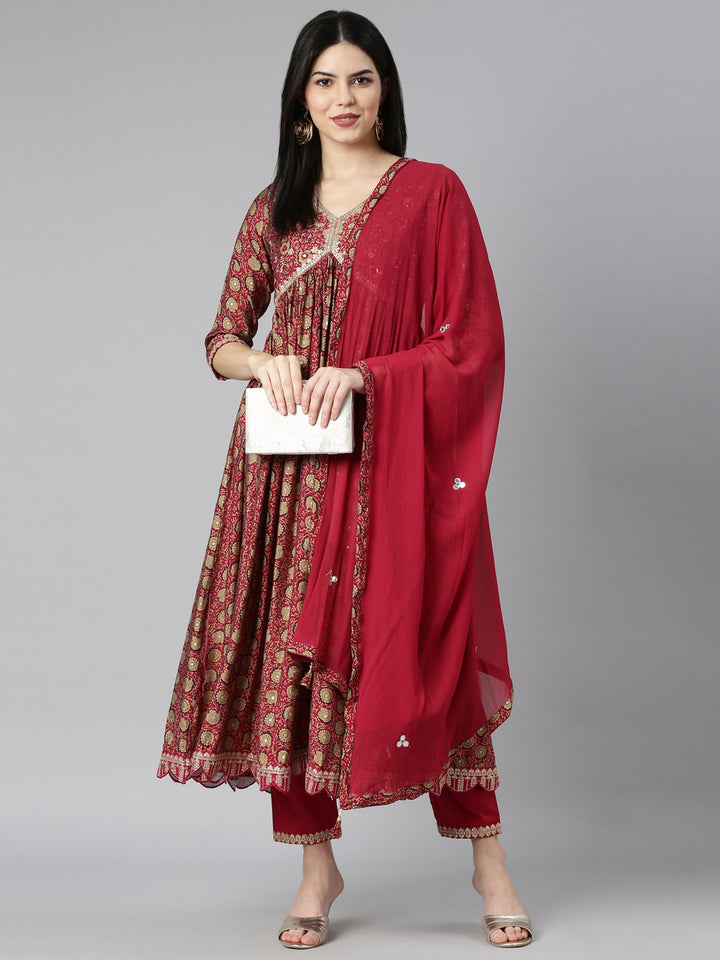 Neerus Maroon floral printed kurta set with trouser and dupatta - detail view 2