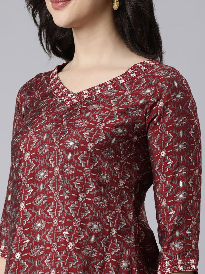 Neerus Maroon Printed Floral Suit Set - detail view 1