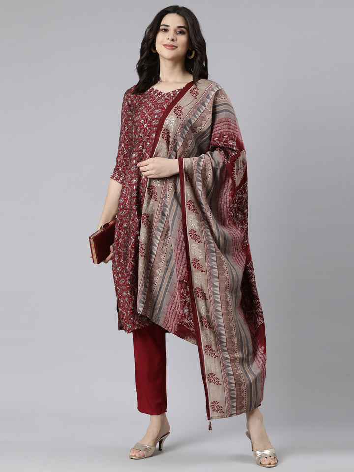 Neerus Maroon Printed Floral Suit Set - detail view 2