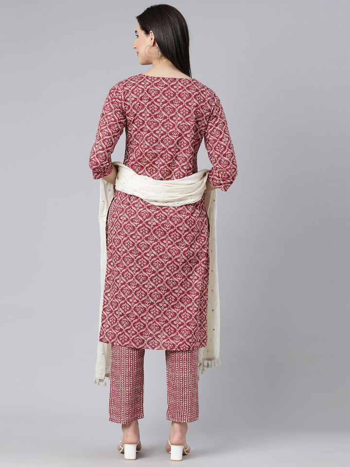 Neerus Maroon cotton printed suit set - detail view 1