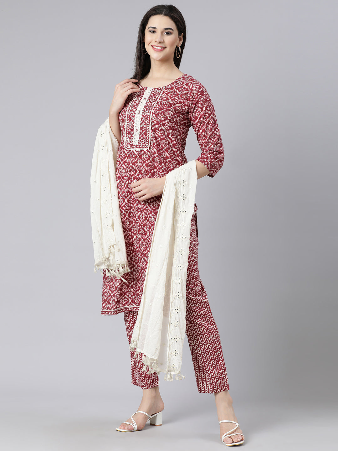 Neerus Maroon cotton printed suit set - detail view 3