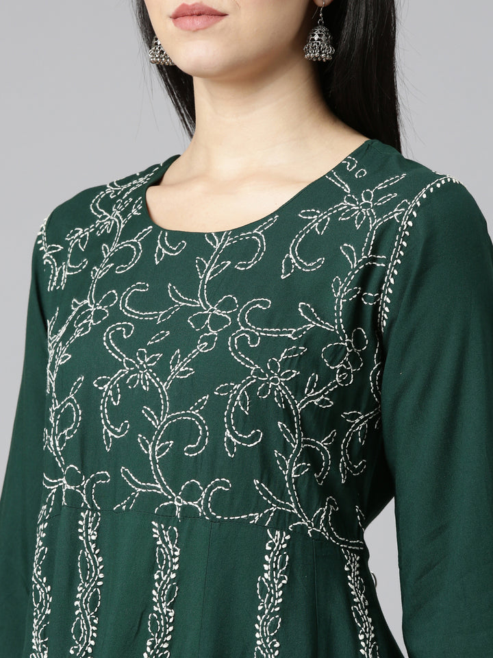 Neerus Green embroidered straight kurta set with dupatta - detail view 1