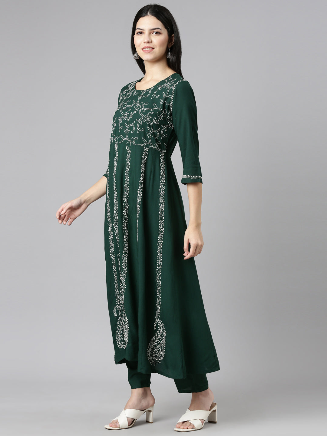 Neerus Green embroidered straight kurta set with dupatta - back view