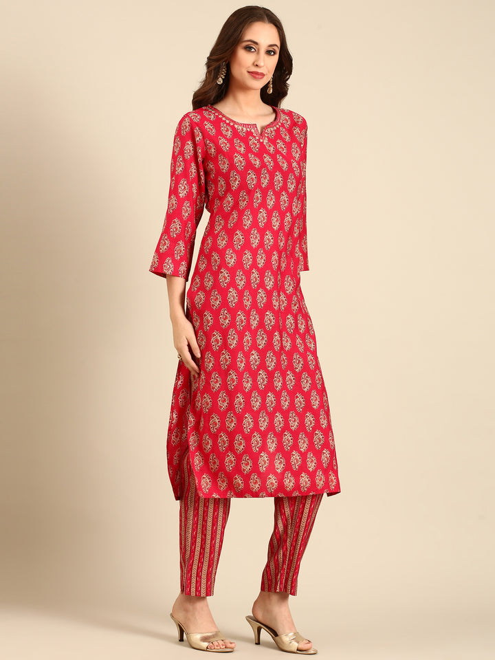 Red floral printed three piece suit set with embroidery