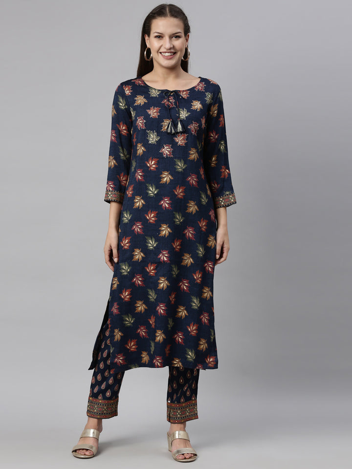 Neerus Blue floral printed kurta with trousers - detail view 3