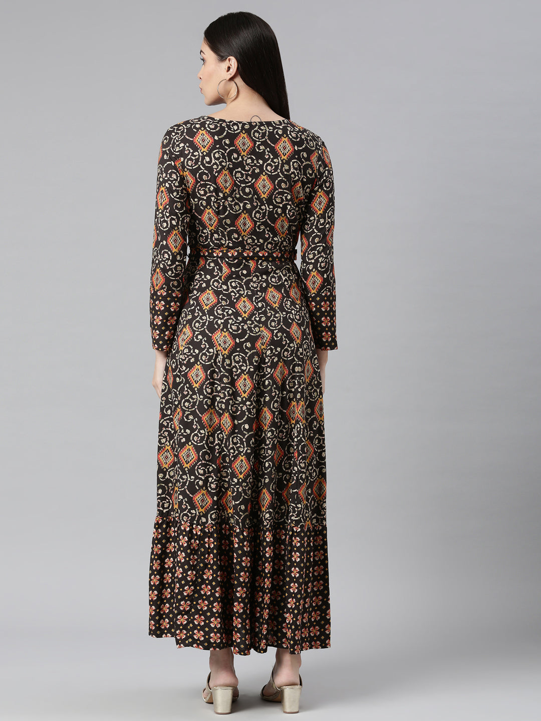 Neerus Green printed Anarkali kurta flared sleeves - detail view 1