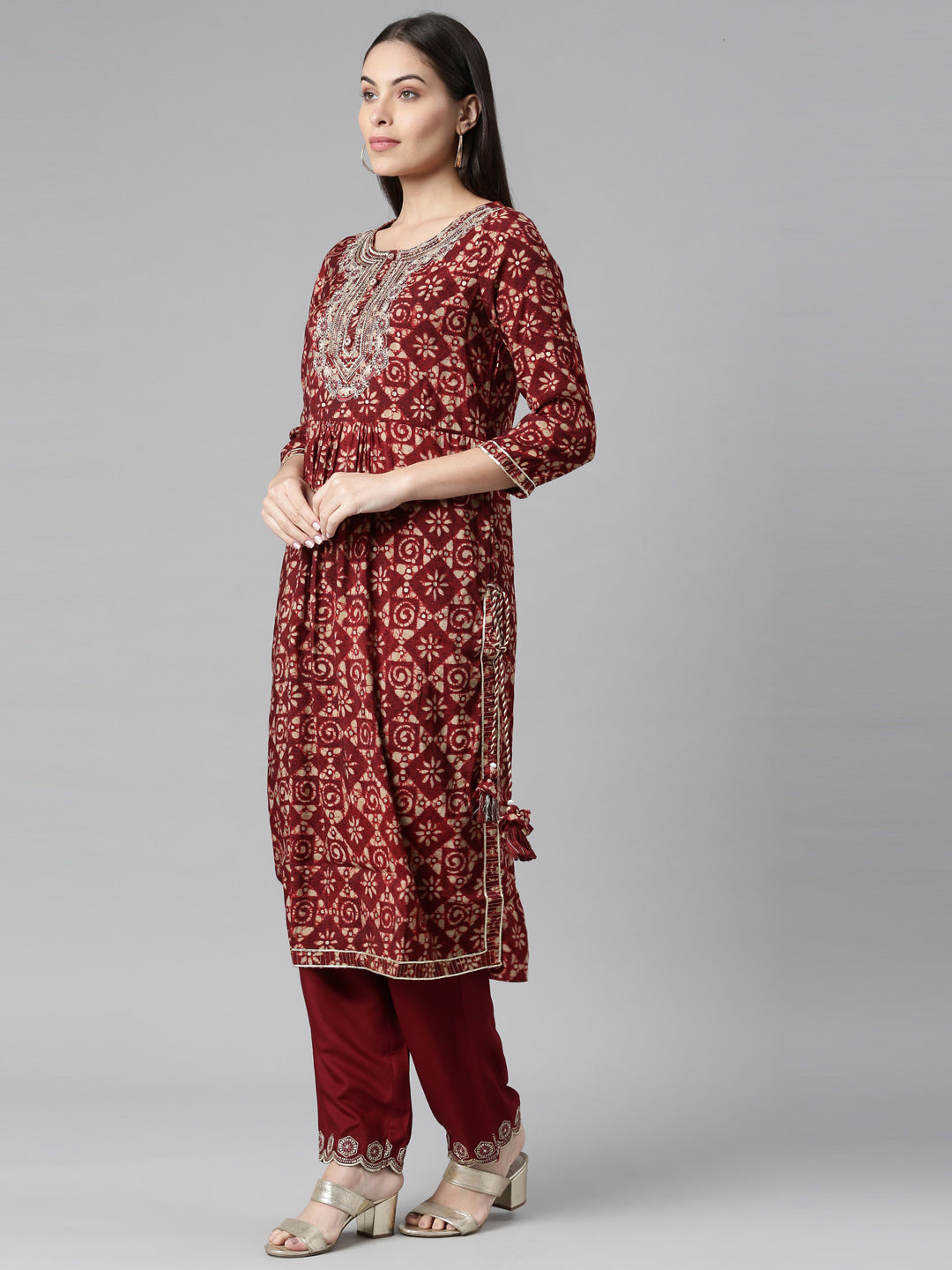 Neerus Maroon floral printed suit set - back view
