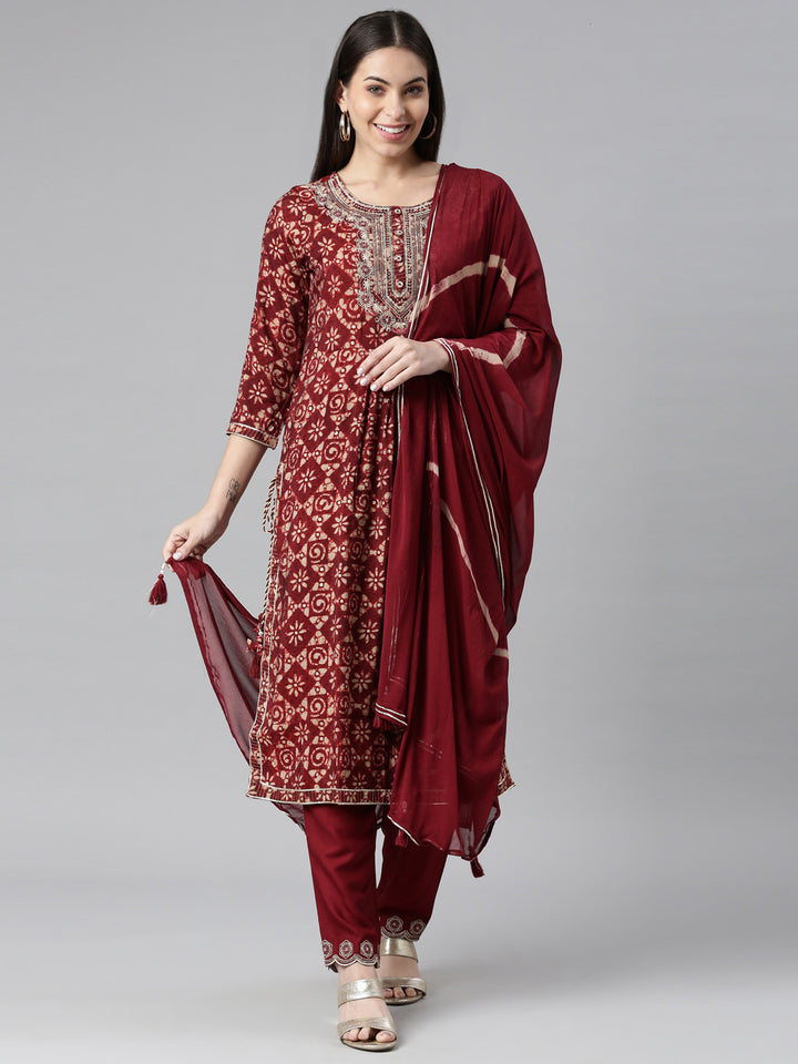Neerus Maroon floral printed suit set - detail view 2