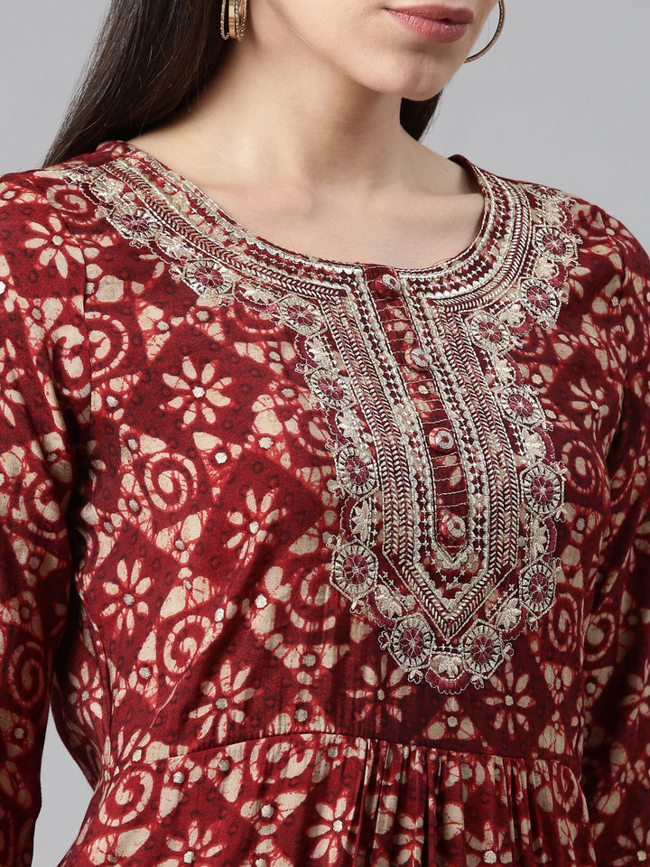 Neerus Maroon floral printed suit set - detail view 1