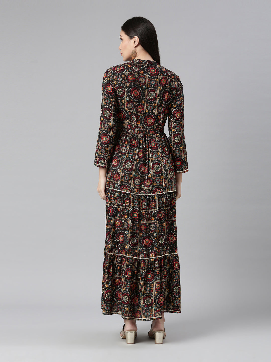 Neerus Multi cotton mirror work anarkali kurta - detail view 2