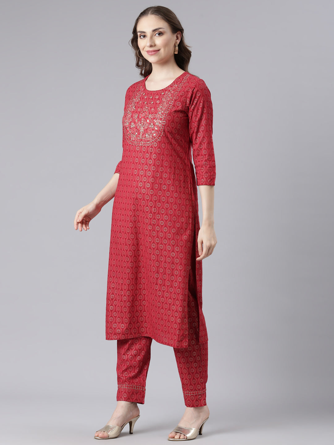Neerus Red slub cotton printed suit set - back view