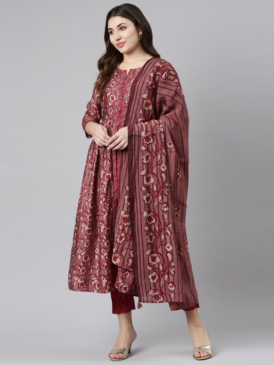 Neerus Maroon printed straight kurta set - detail view 2
