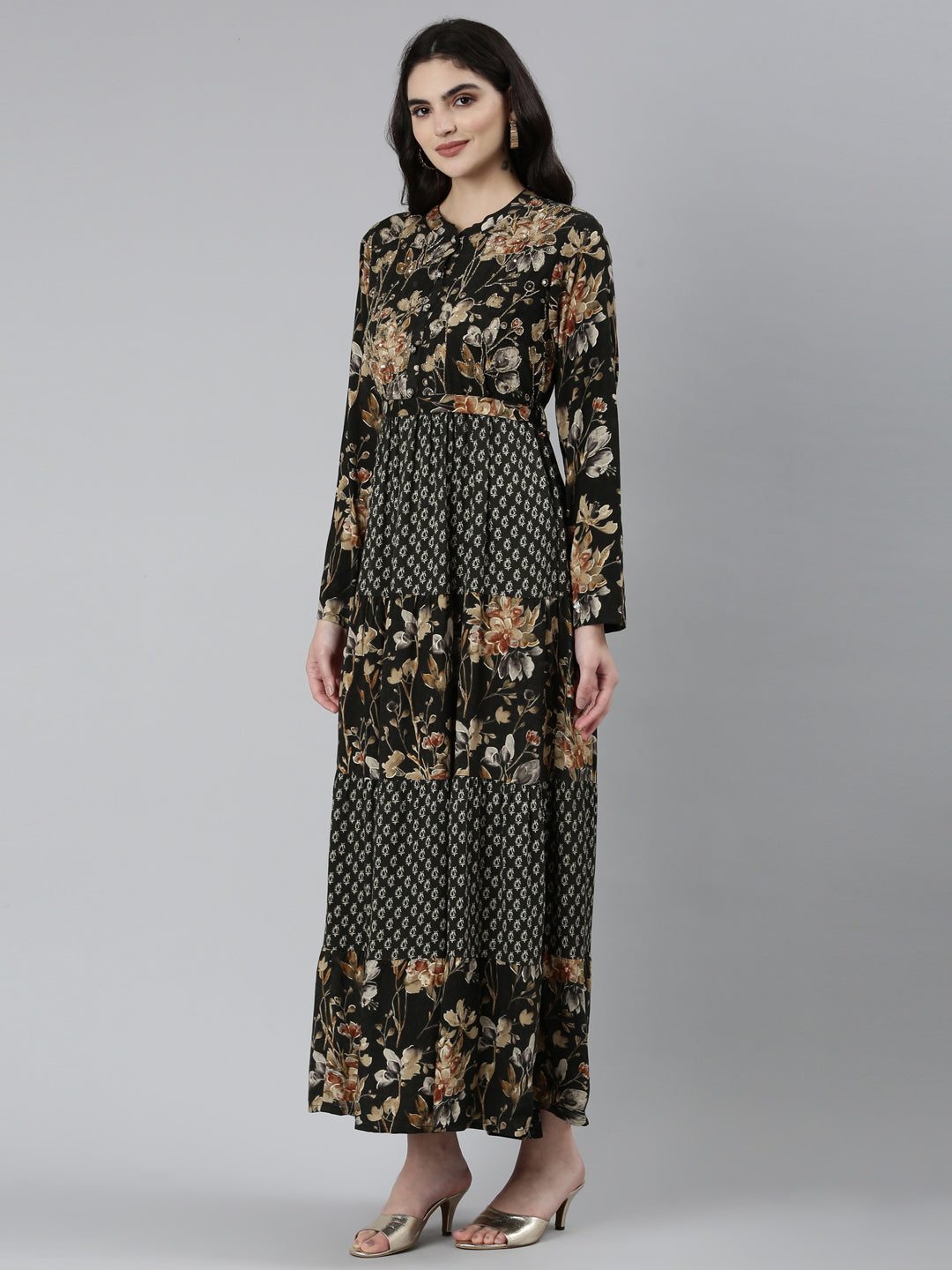 Neerus Black Straight Casual Floral Dresses