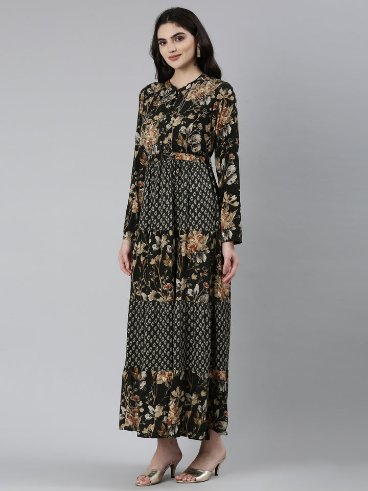 Neerus Black Straight Casual Floral Dresses