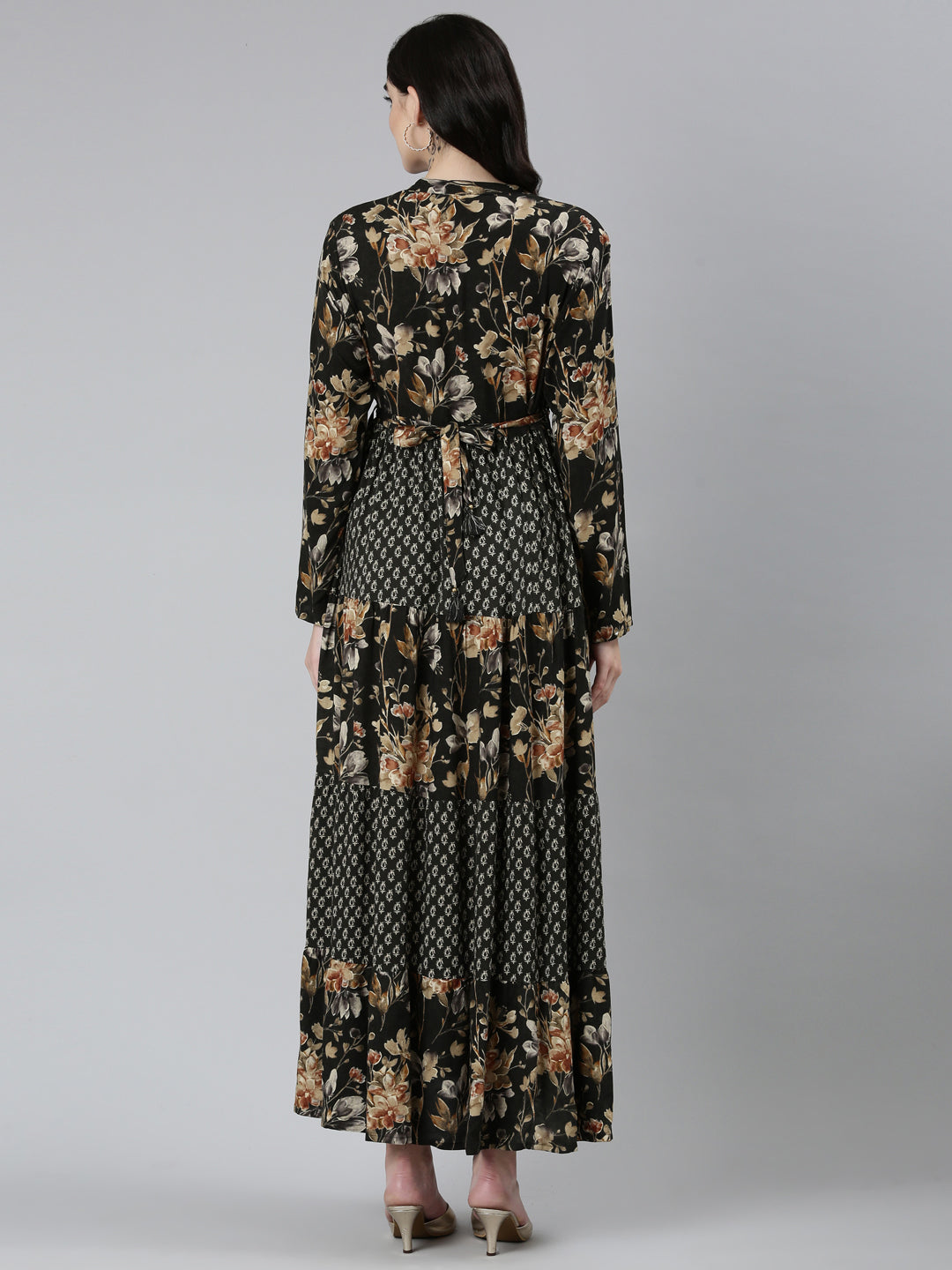 Neerus Black Straight Casual Floral Dresses