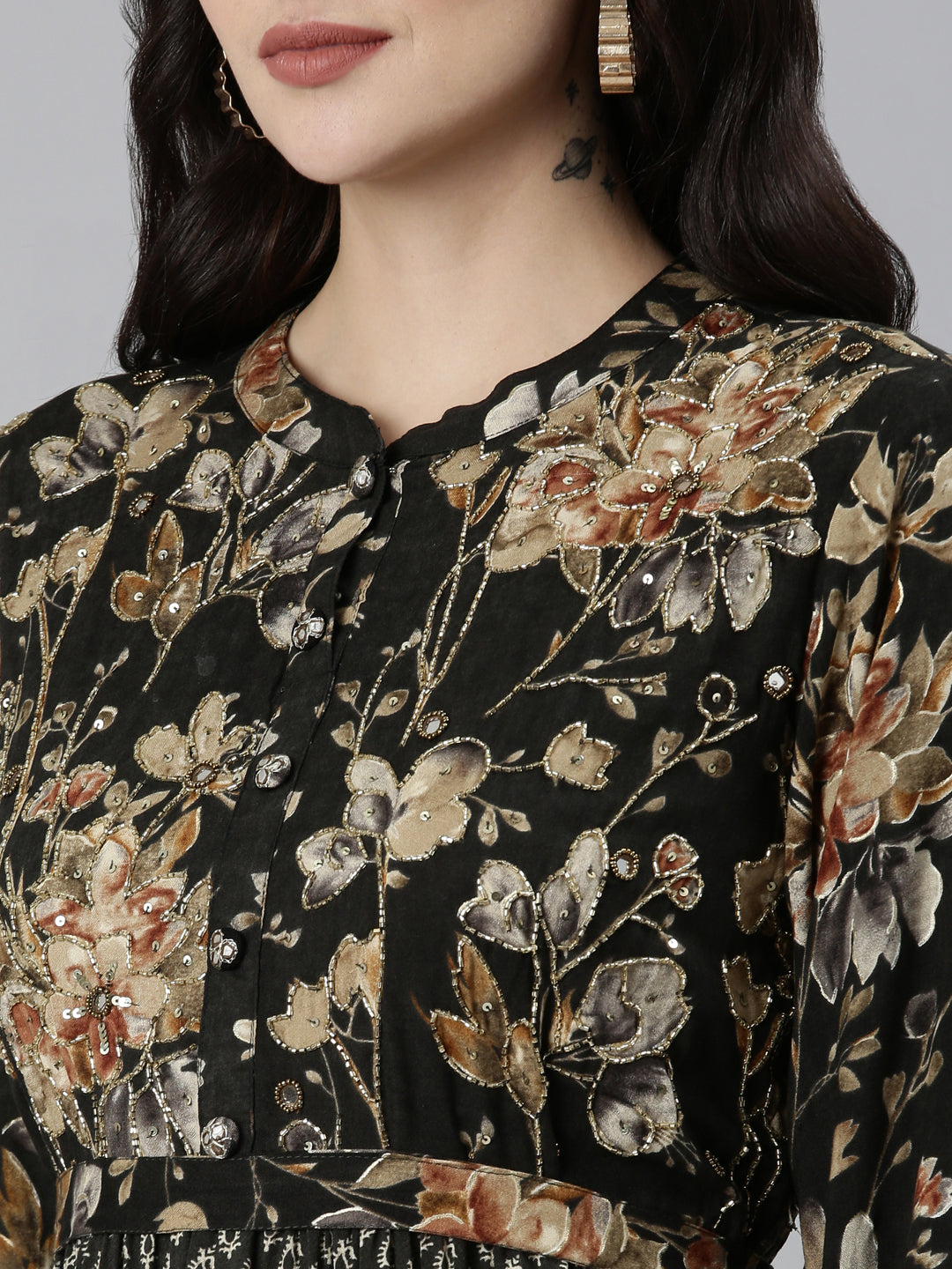 Neerus Black Straight Casual Floral Dresses