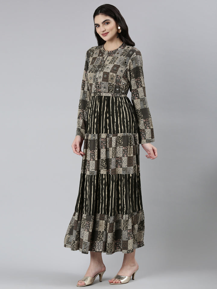 Neerus Olive Straight Casual Chevron Dresses