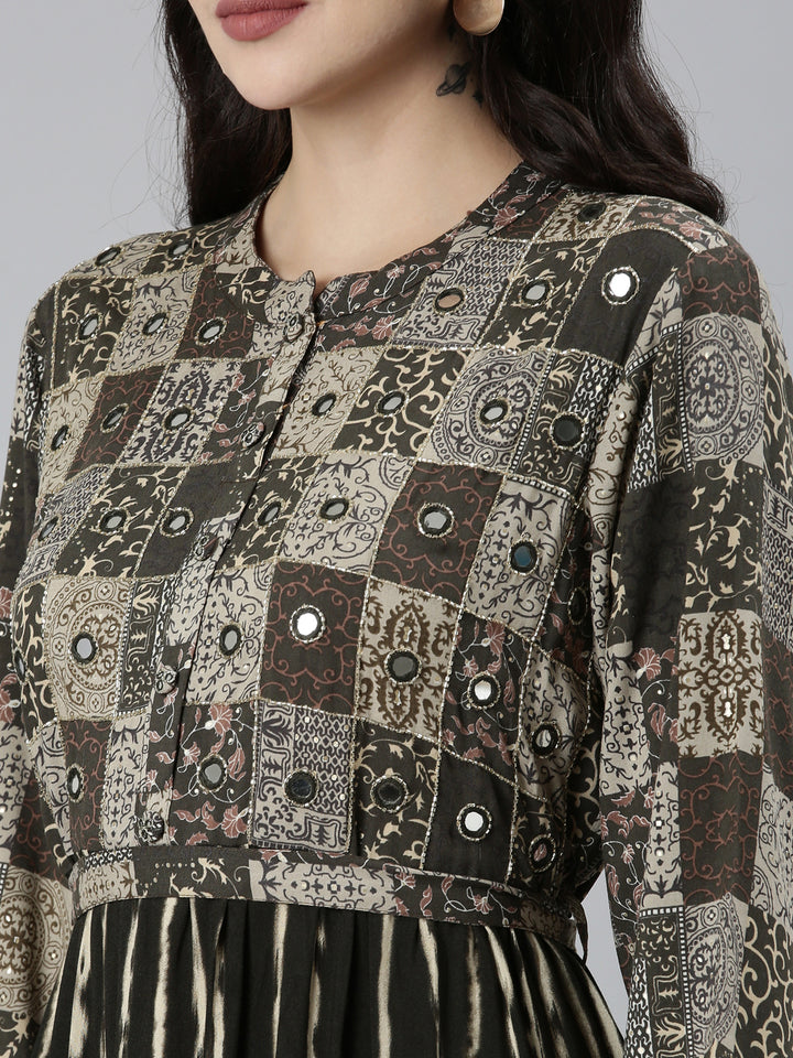 Neerus Olive Straight Casual Chevron Dresses