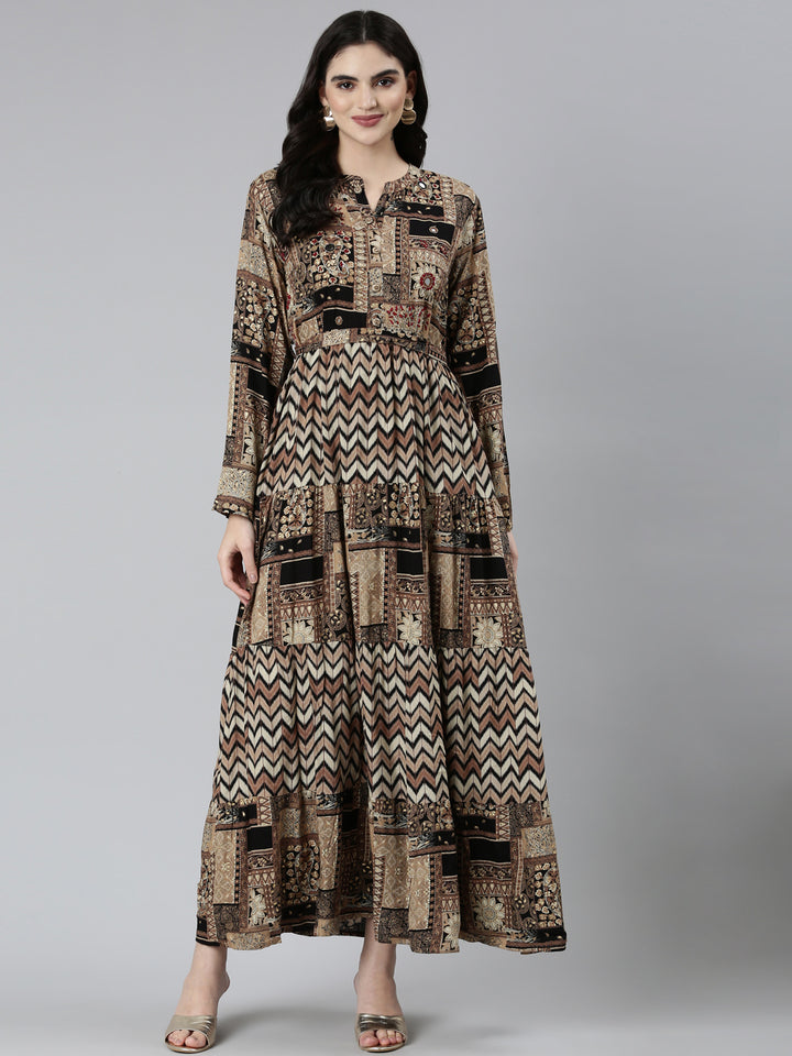 Neerus Black printed chevron straight dress - detail view 2