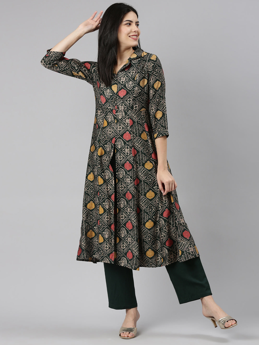 Neerus Green printed straight kurta set with trousers - detail view 2
