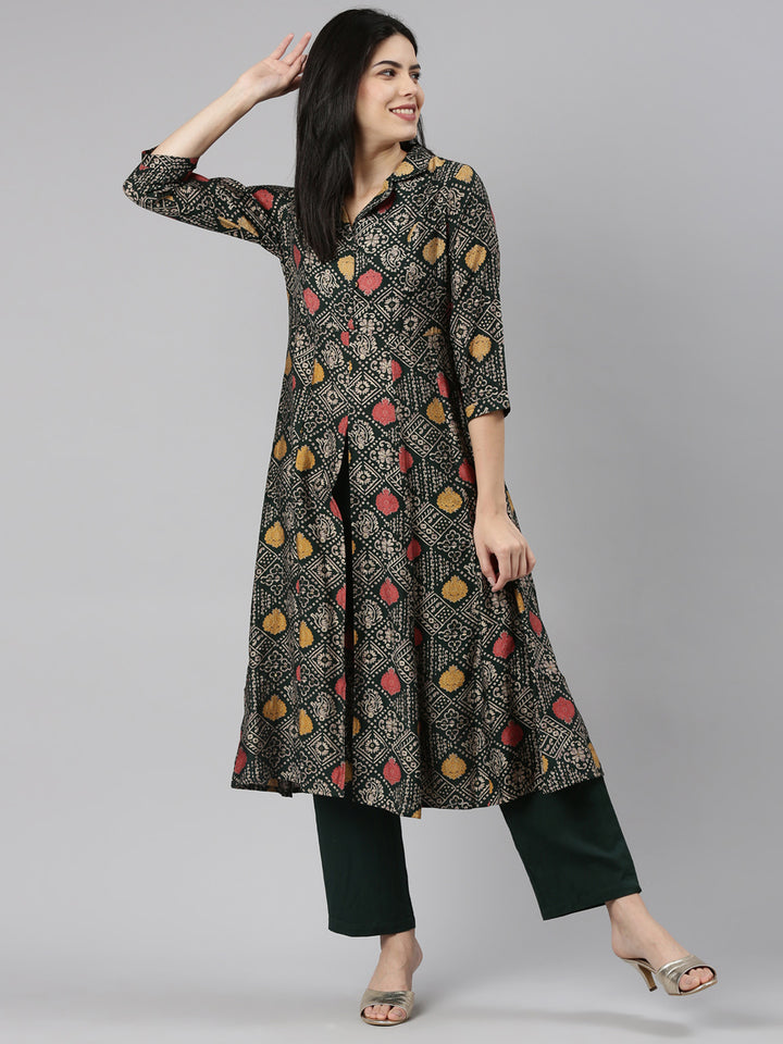 Neerus Green printed straight kurta set with trousers - detail view 2