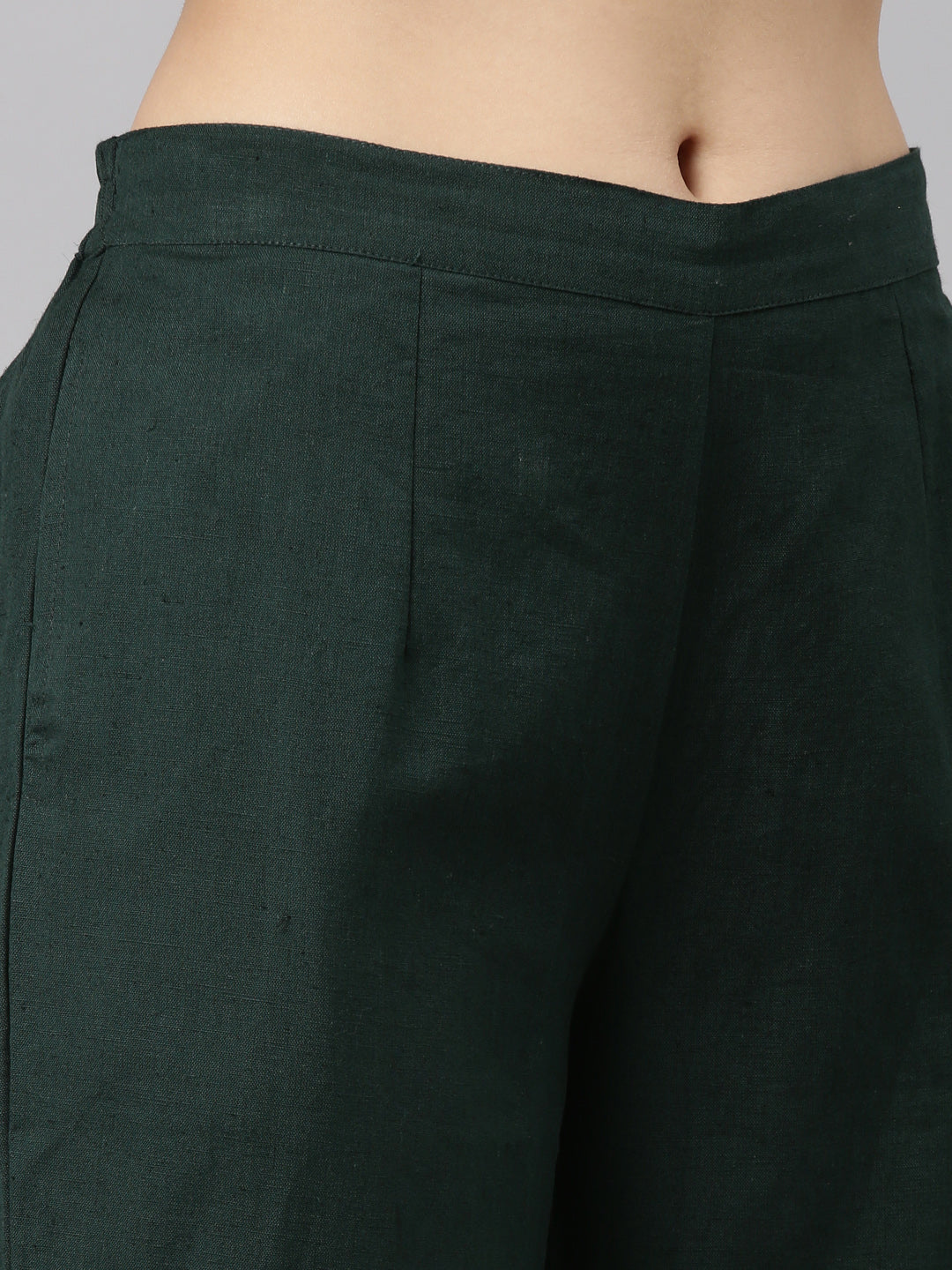 Neeru's Green Regular Straight Printed Kurta And Trousers