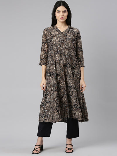 Neerus Black Regular Straight Printed Kurta And Trousers