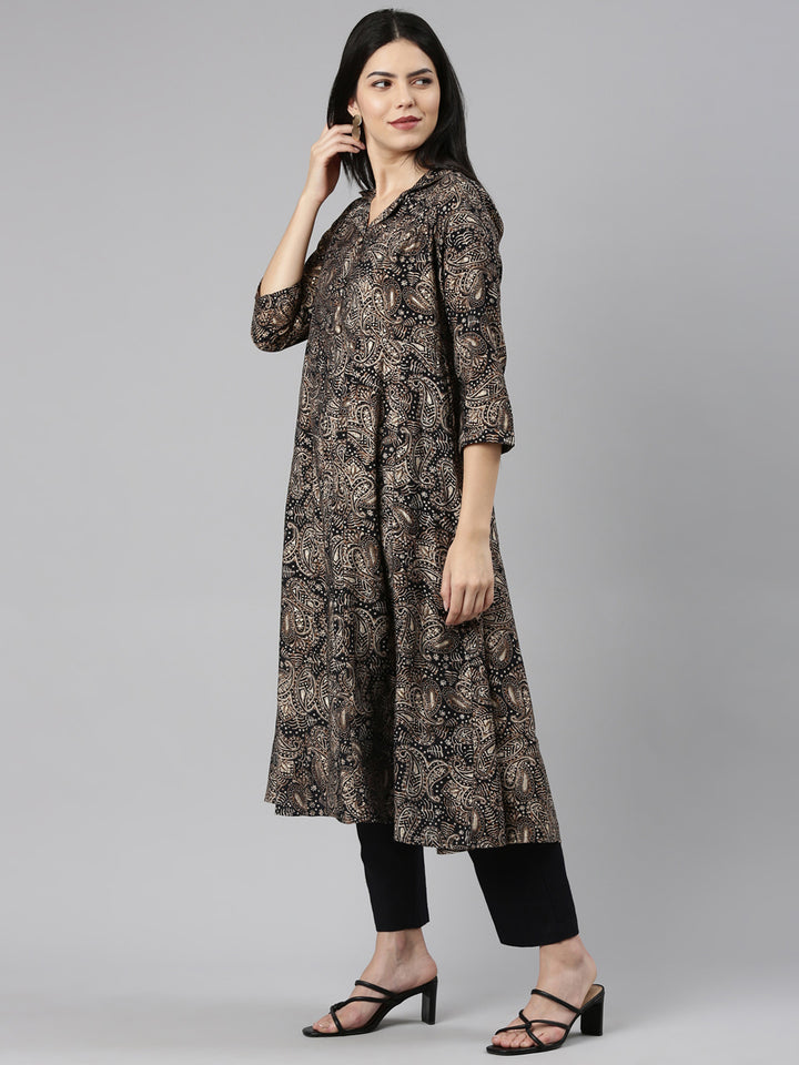 Neerus Black printed straight kurta set with trousers - back view